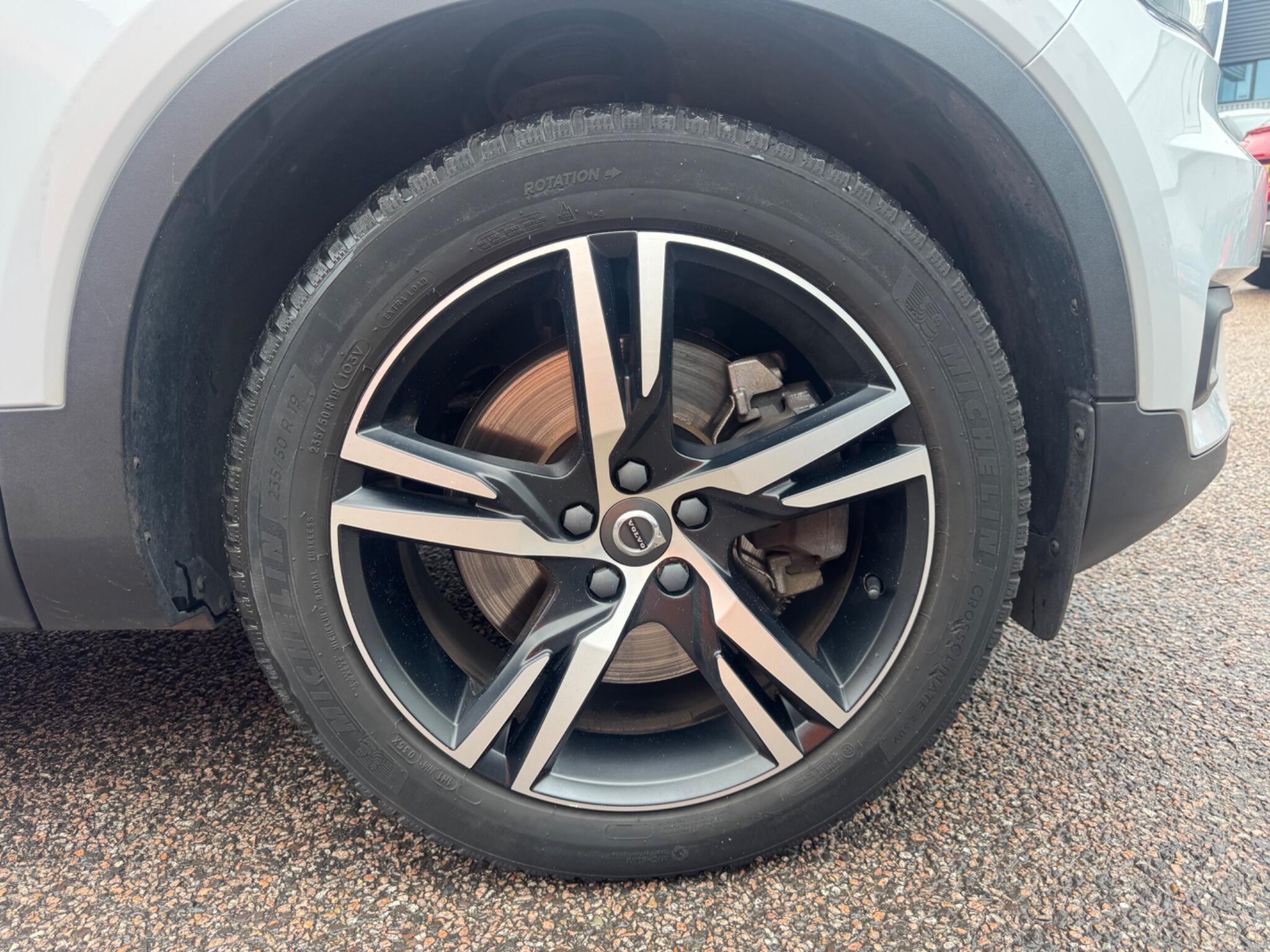 Volvo XC40 view 19