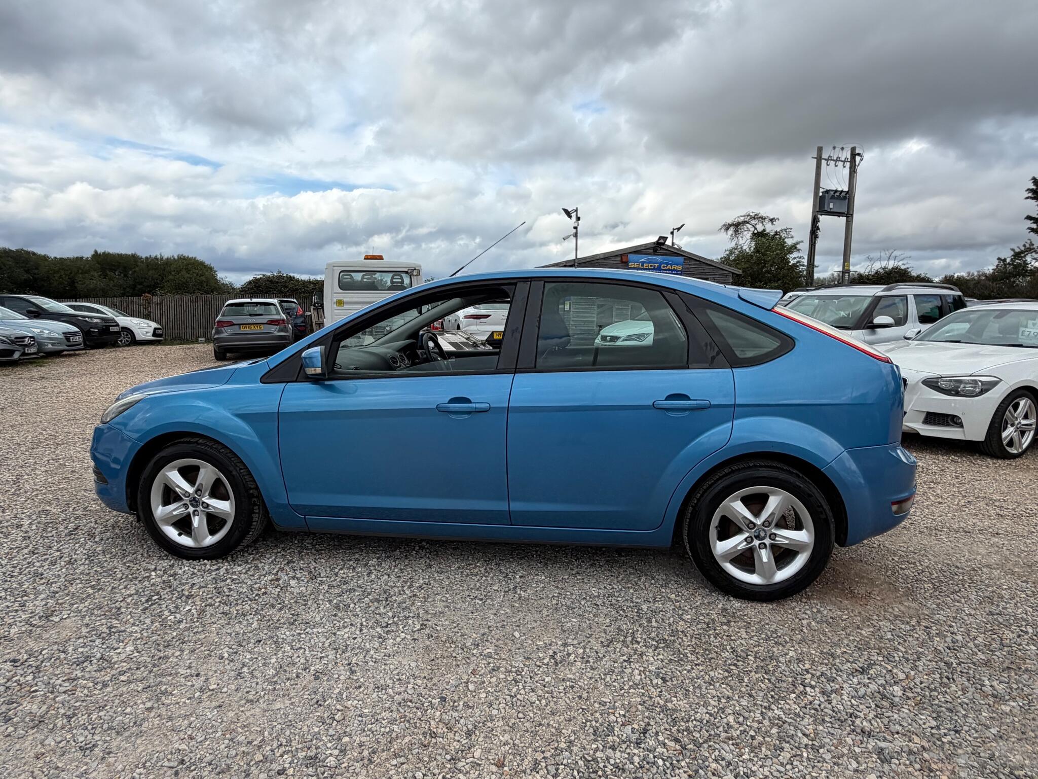 Ford Focus view 6