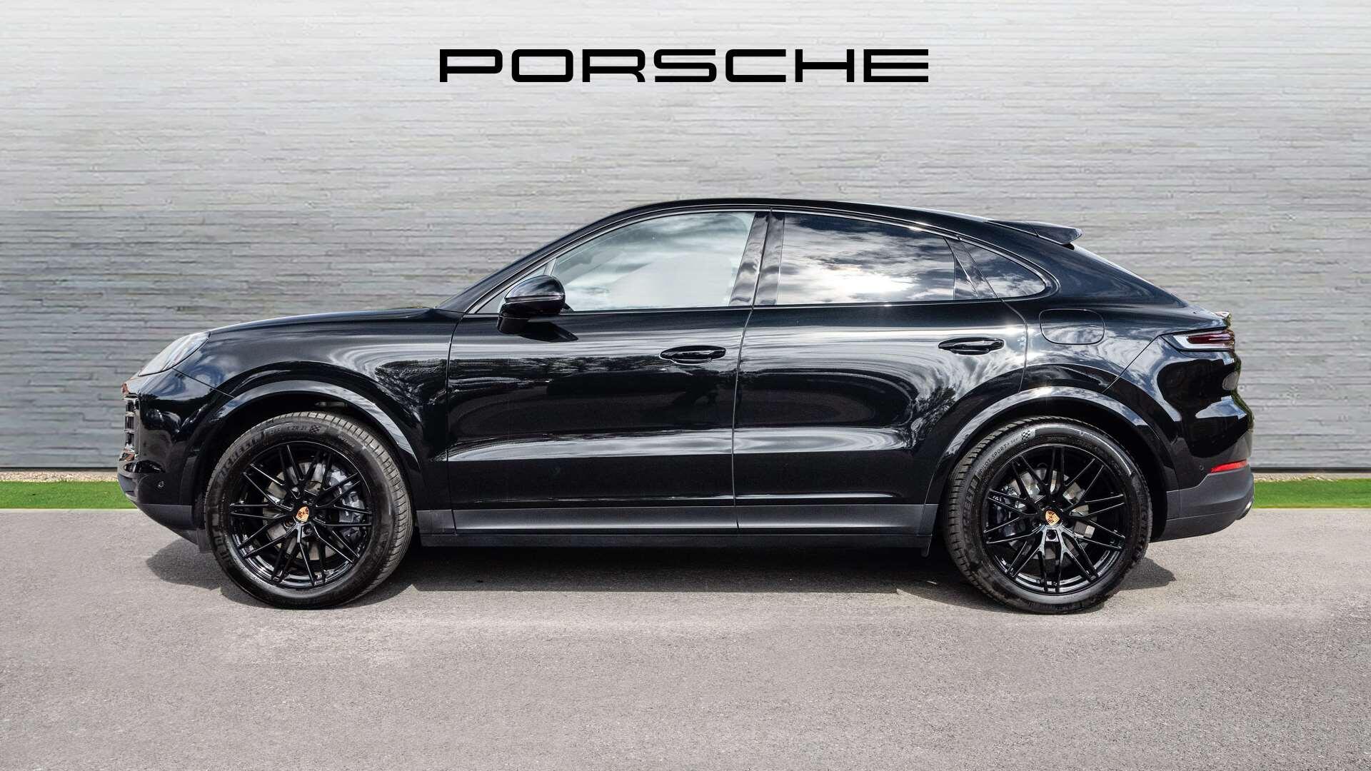Porsche Cayenne view 8
