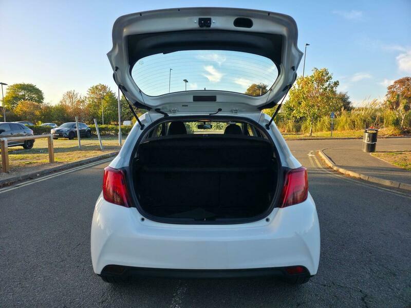 Toyota Yaris view 31