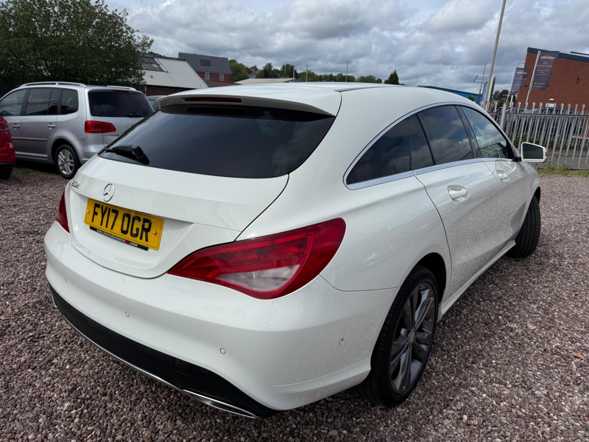Mercedes-Benz Cla view 12