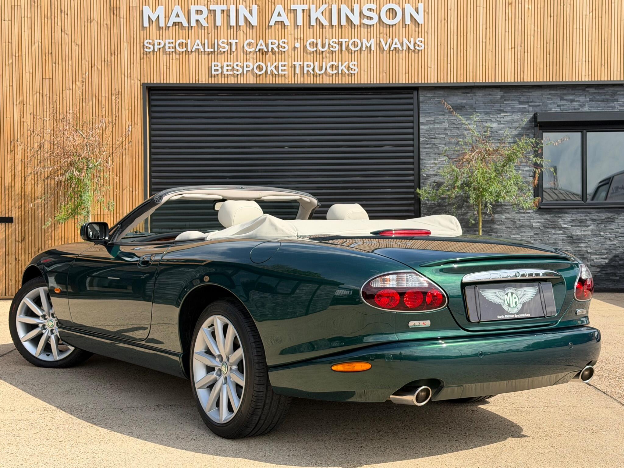 Jaguar XK8 view 2