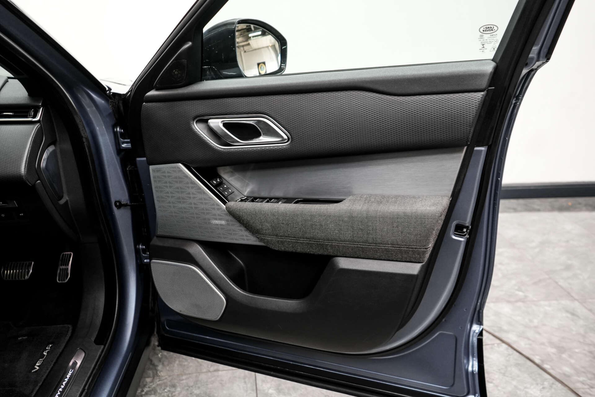 Land Rover Range Rover Velar view 25
