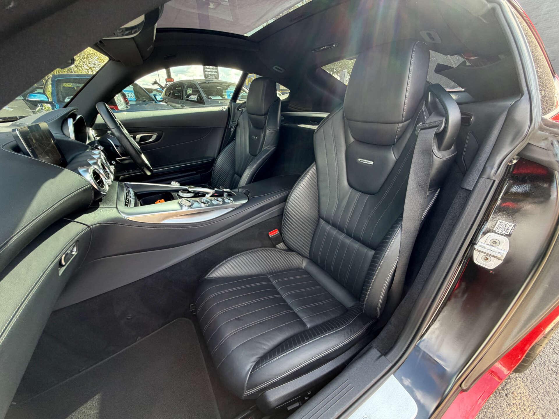 Mercedes-Benz Amg GT view 3