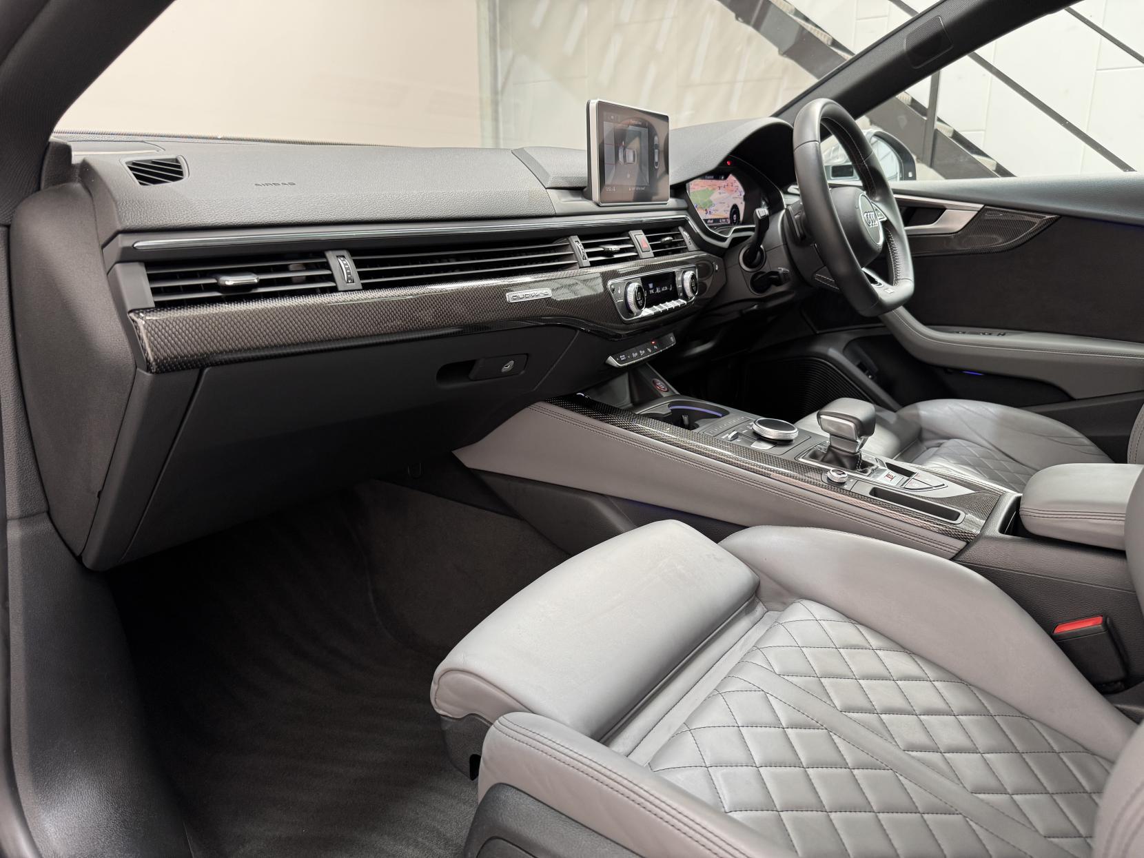 Audi S5 view 57