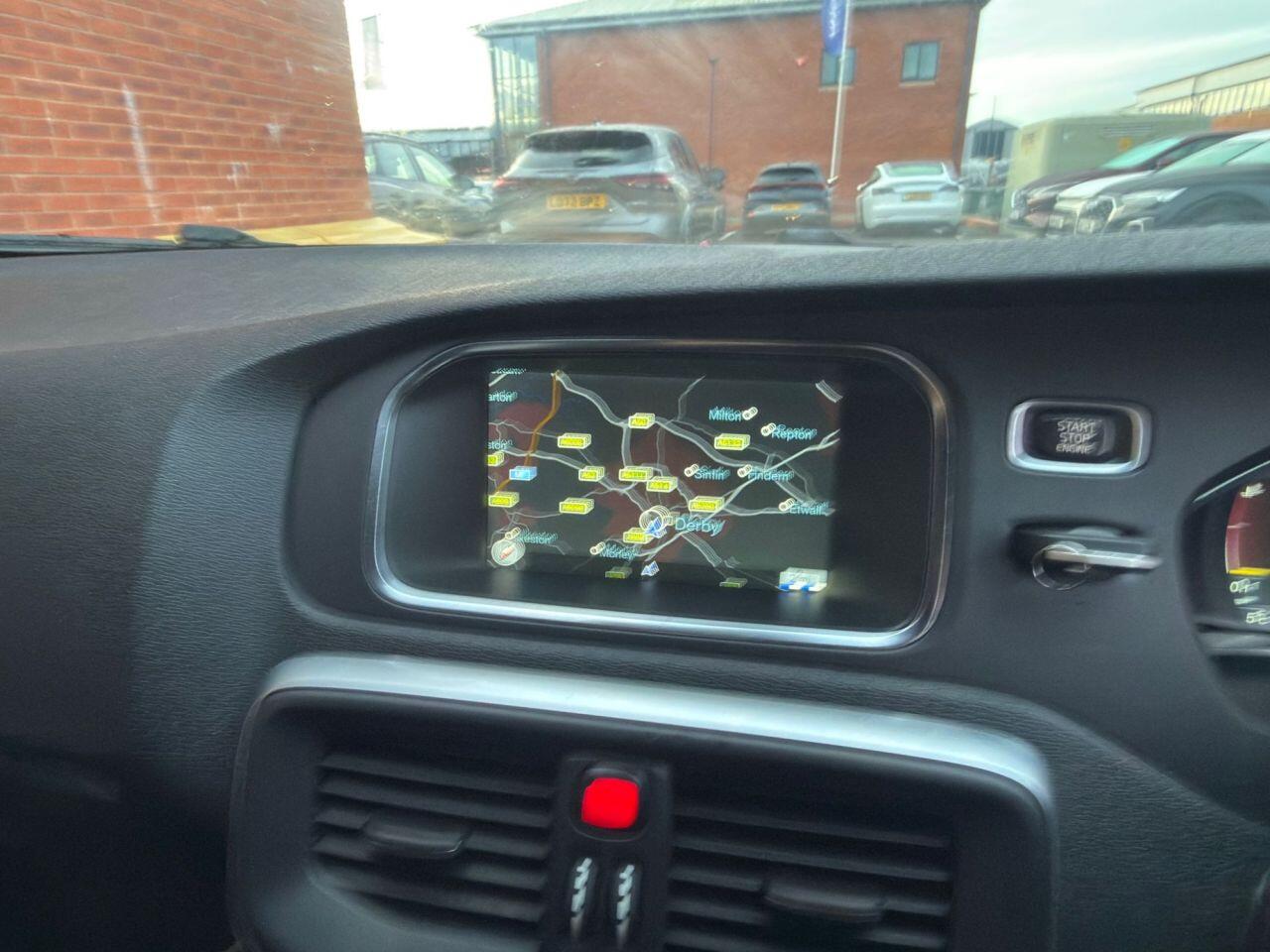 Volvo V40 view 45