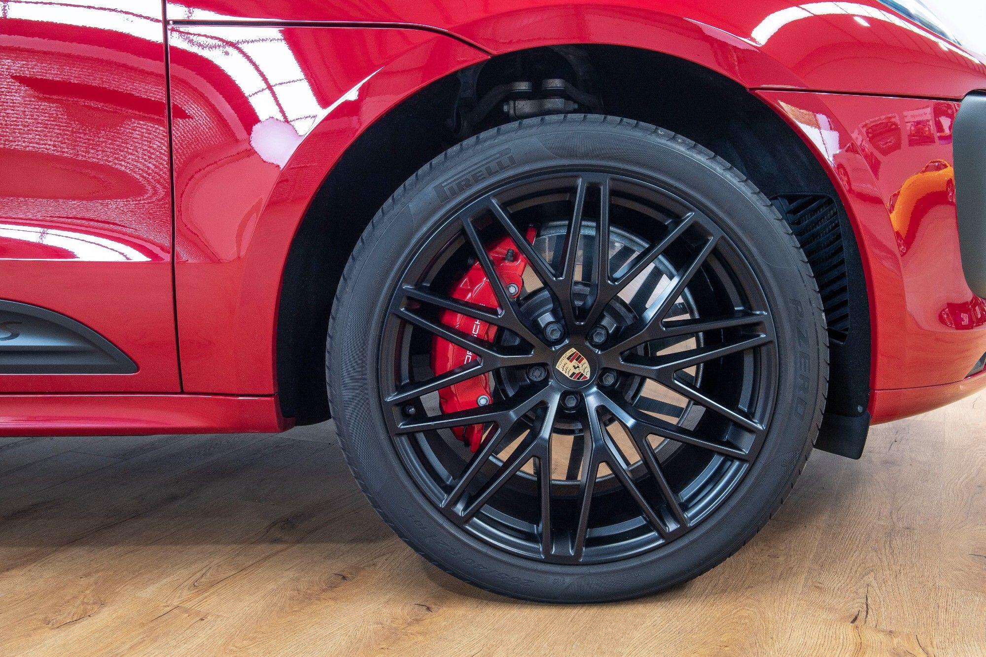 Porsche Macan view 37