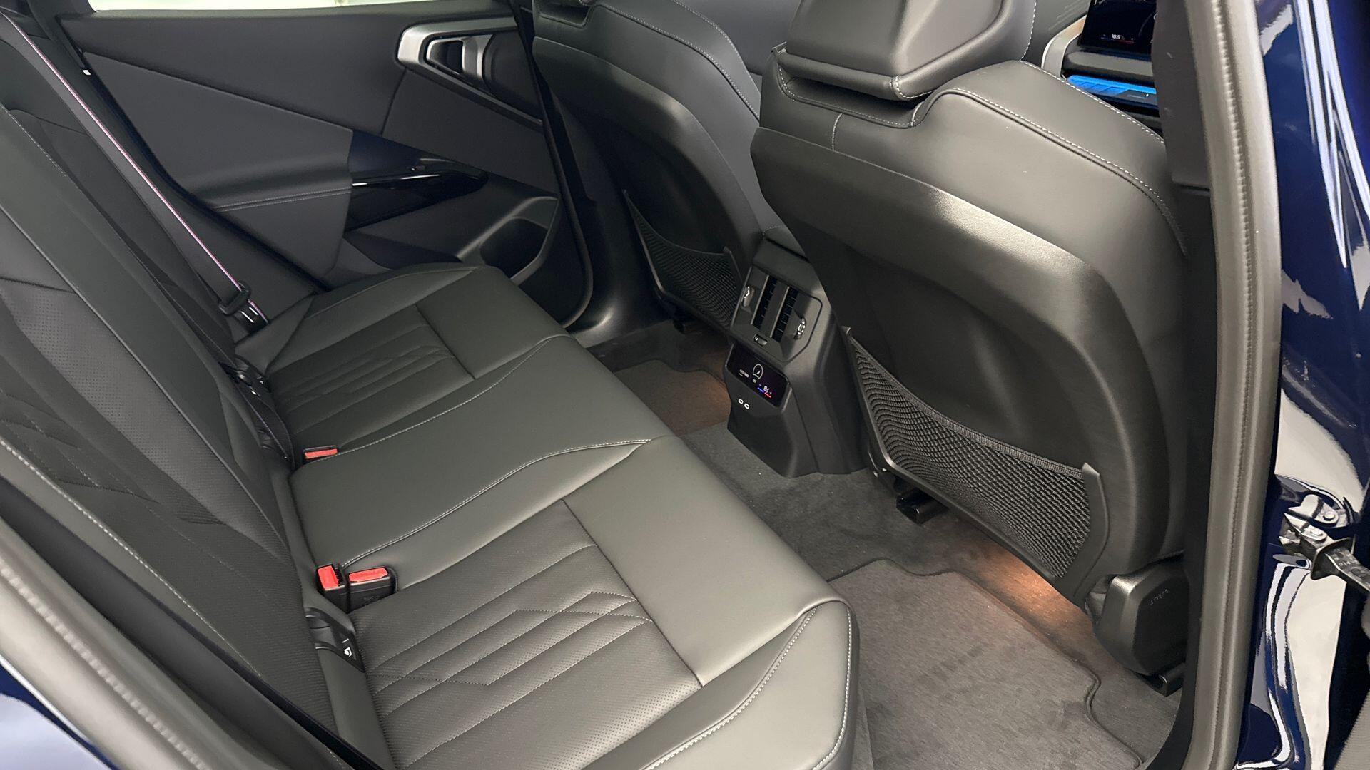 BMW X3 view 25
