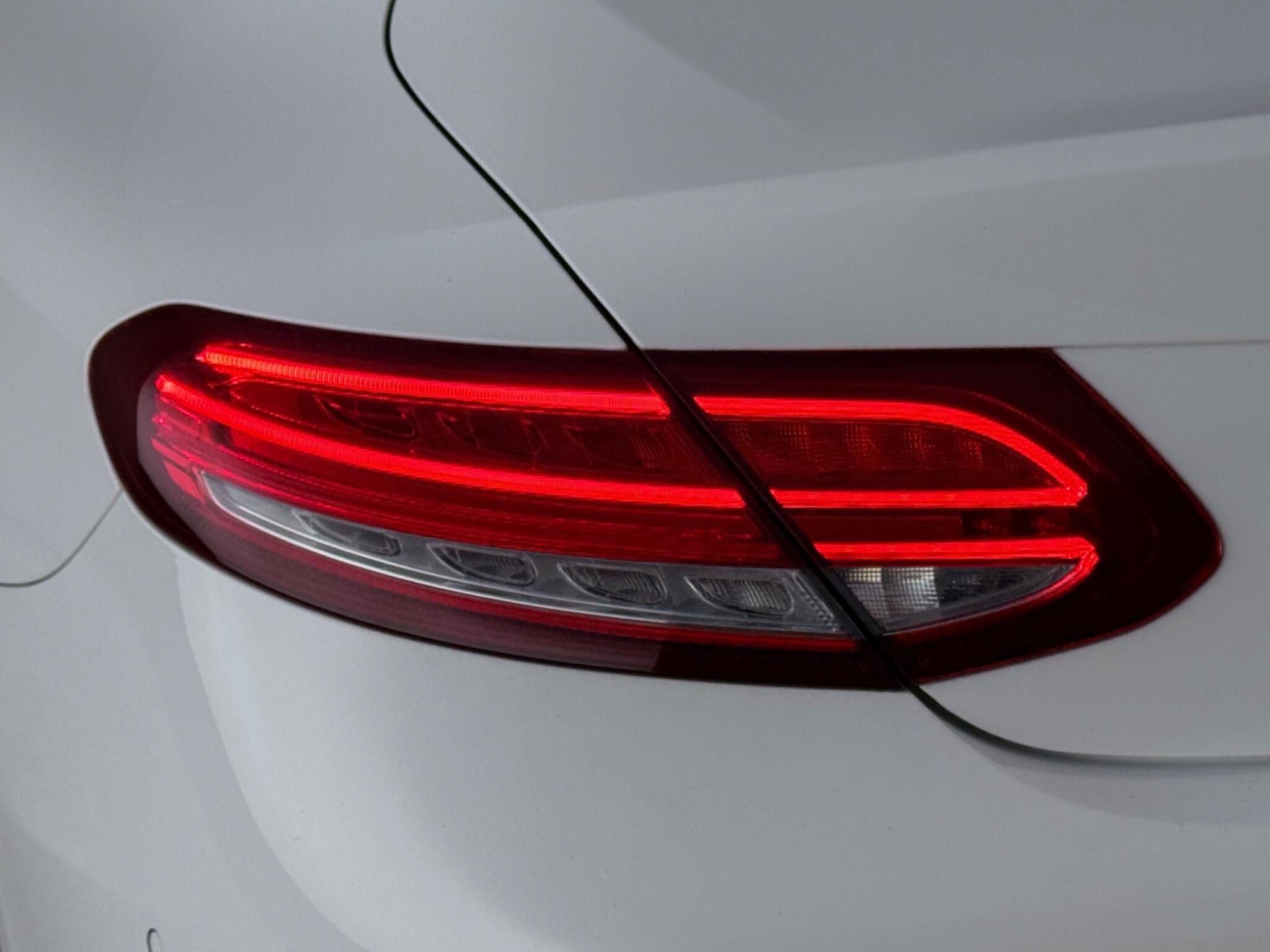 Mercedes-Benz C-Class view 12