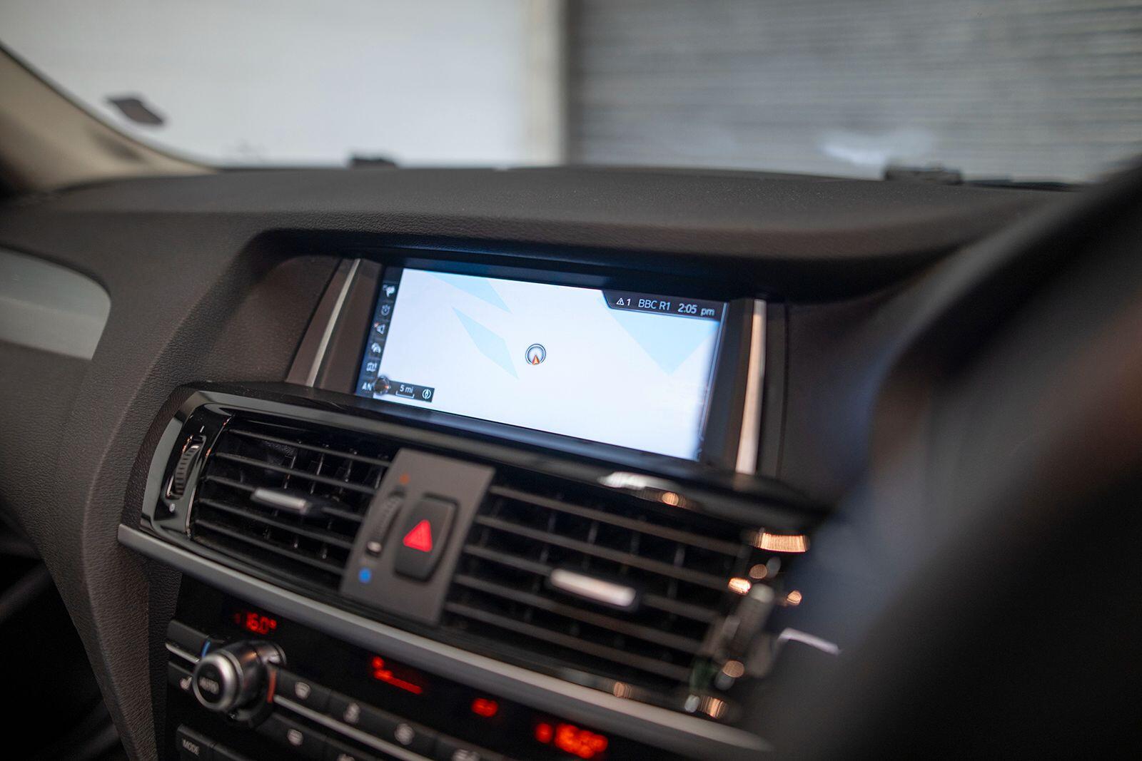 BMW X3 view 24