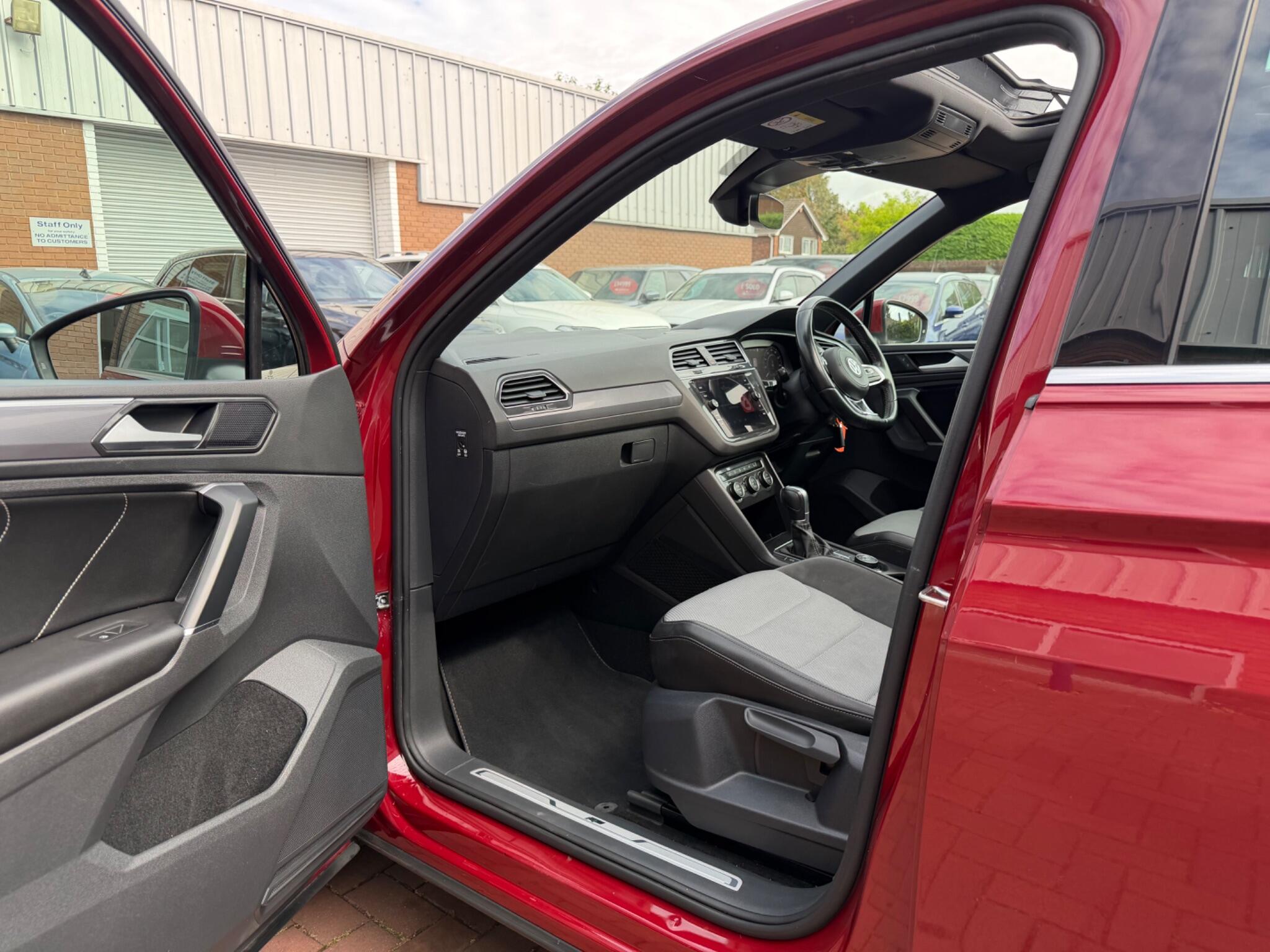 Volkswagen Tiguan view 58
