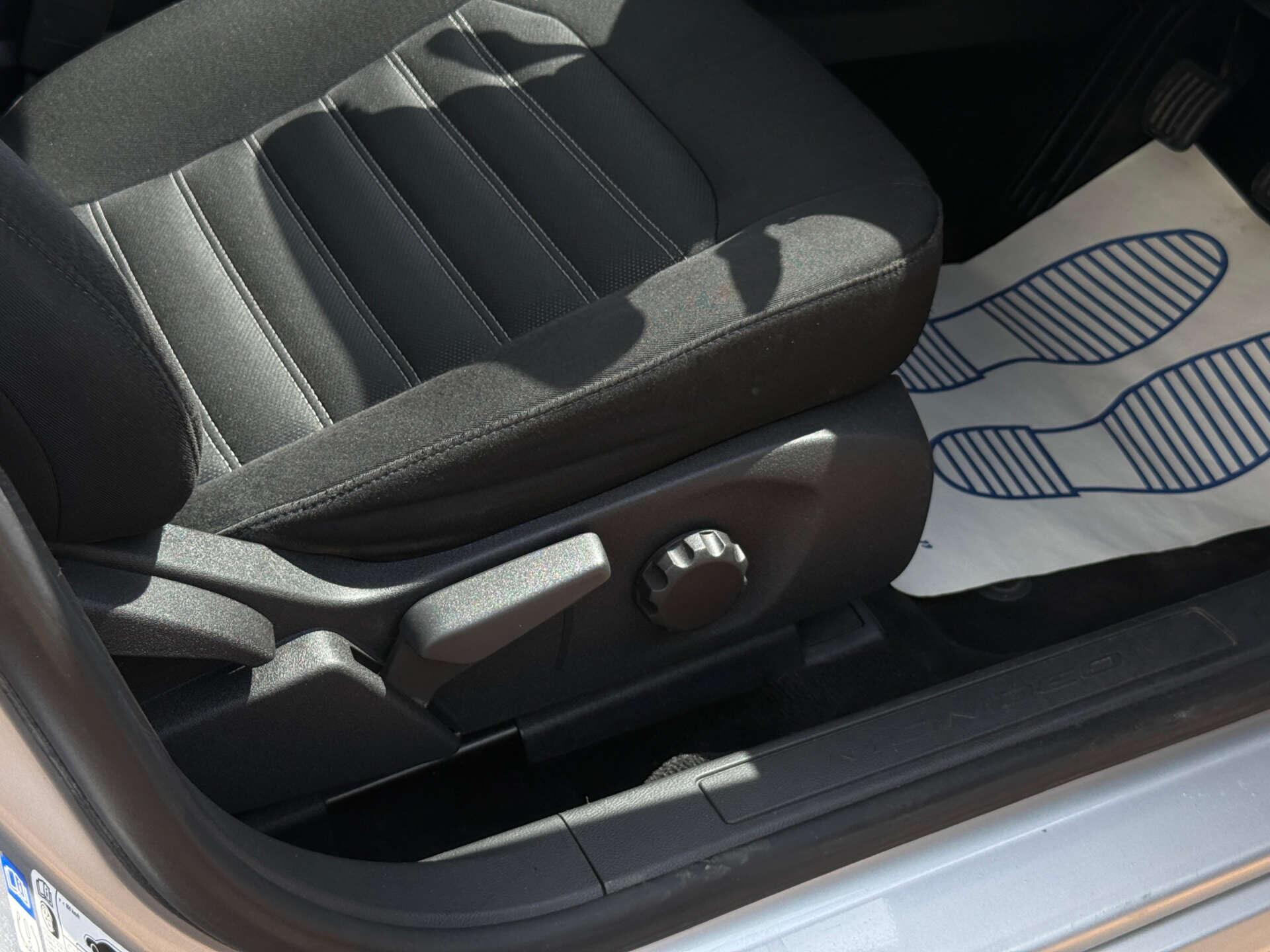 Ford Mondeo view 21