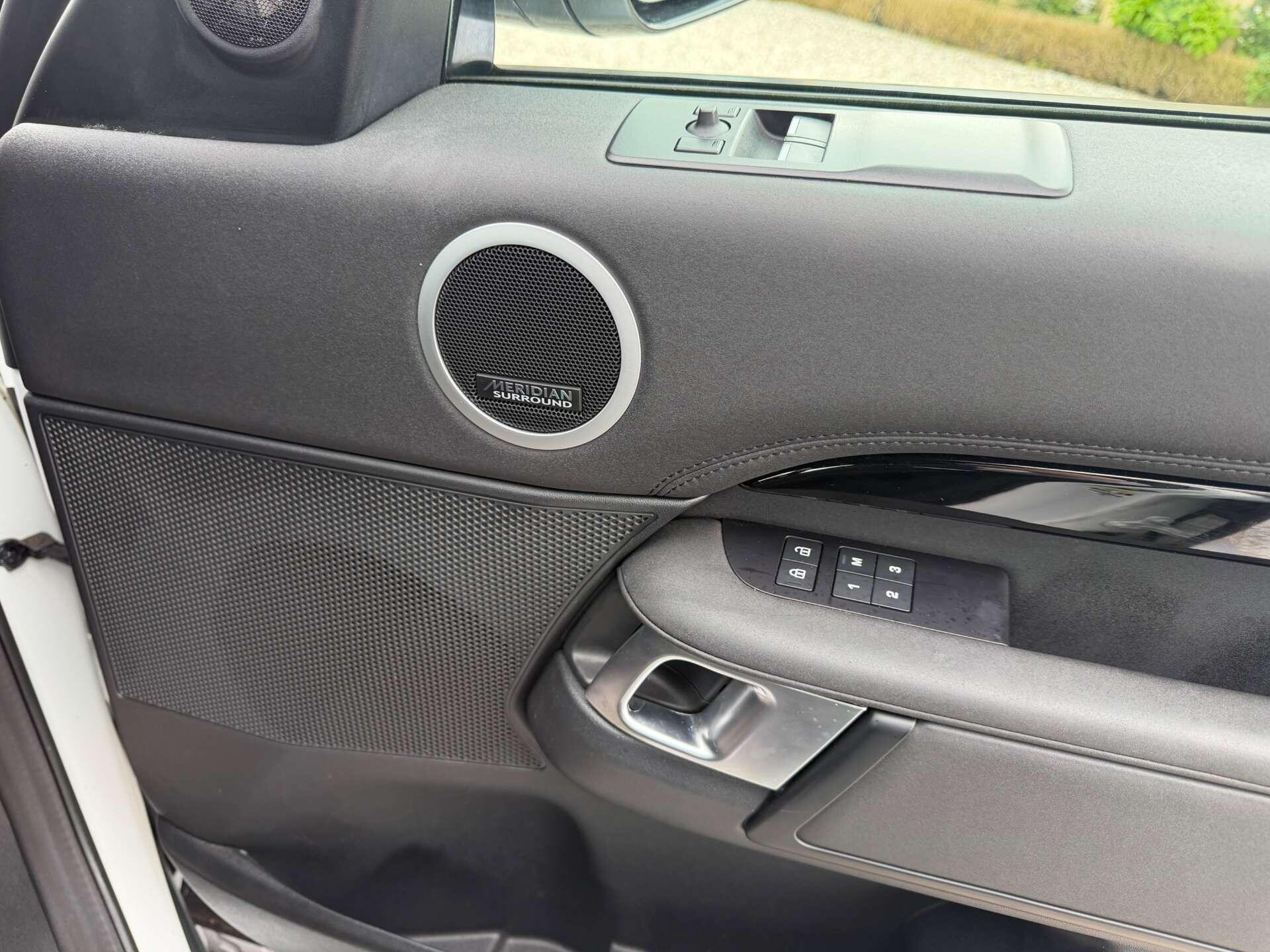 Land Rover Discovery view 27