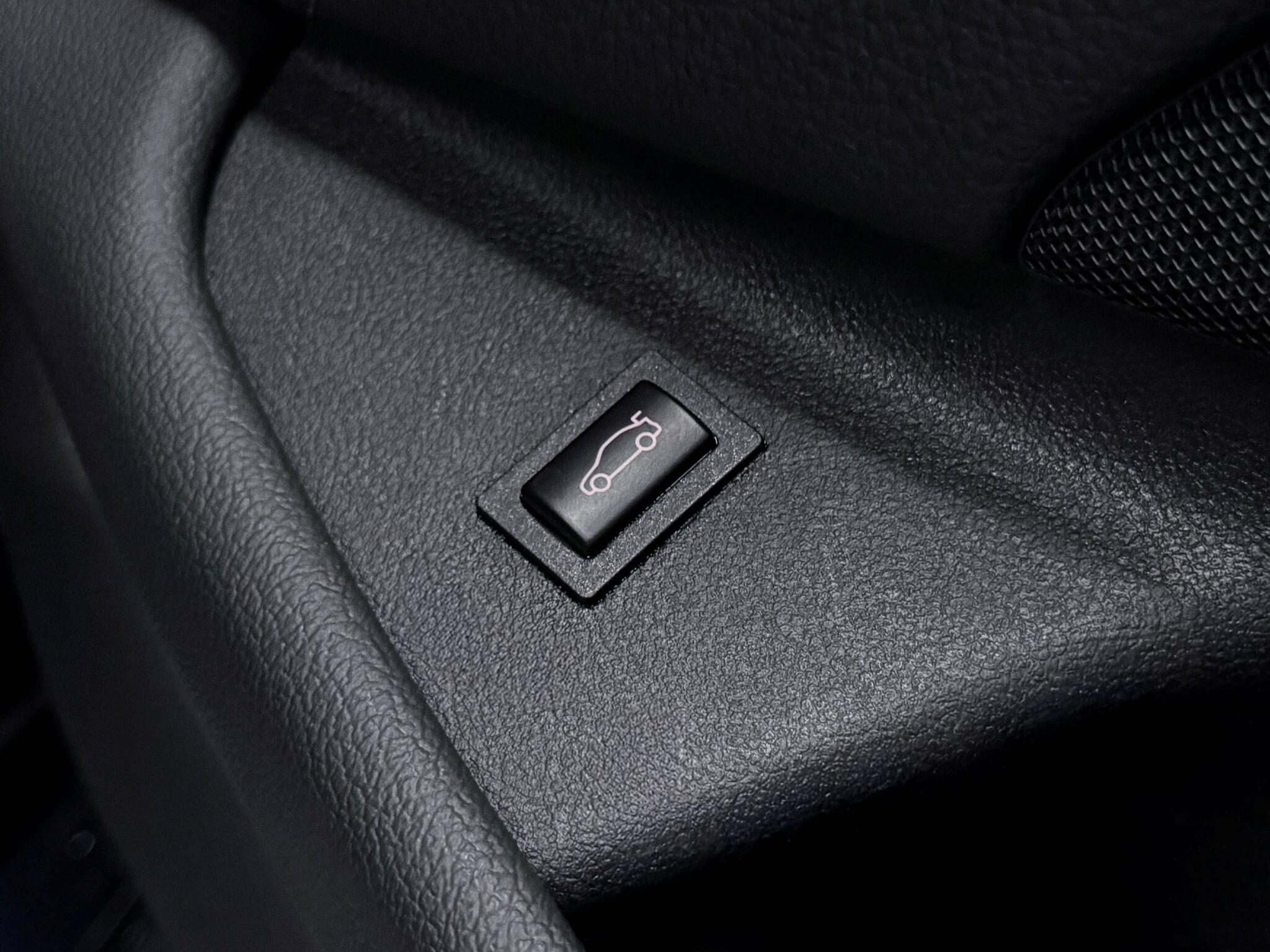 BMW 5 Series view 22
