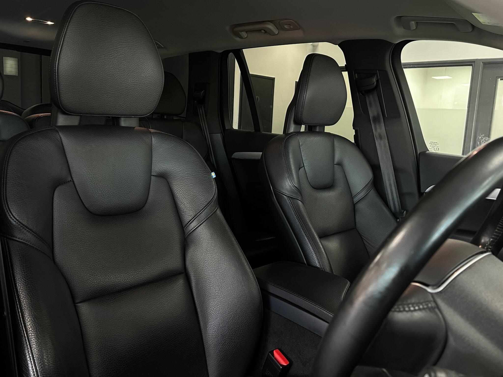 Volvo XC90 view 22