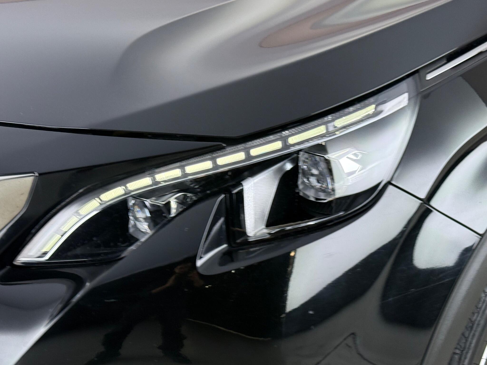 Peugeot 5008 view 11