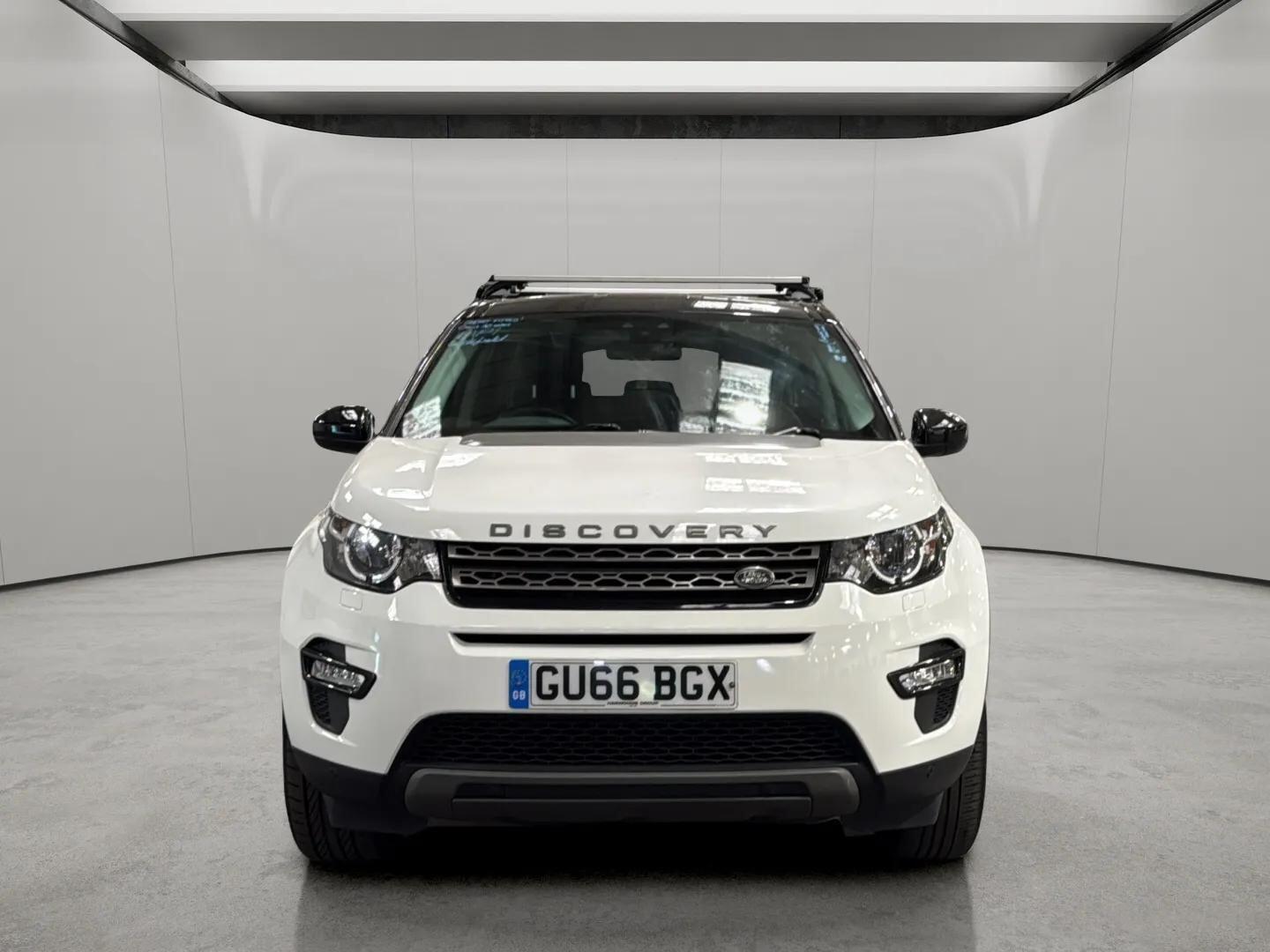 Land Rover Discovery Sport view 2