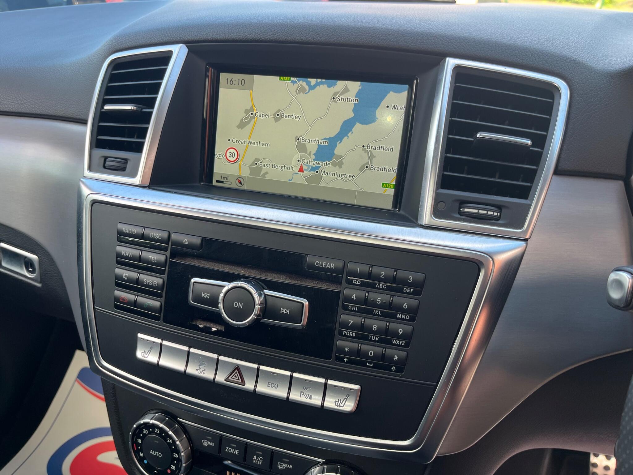 Mercedes-Benz M-Class view 18