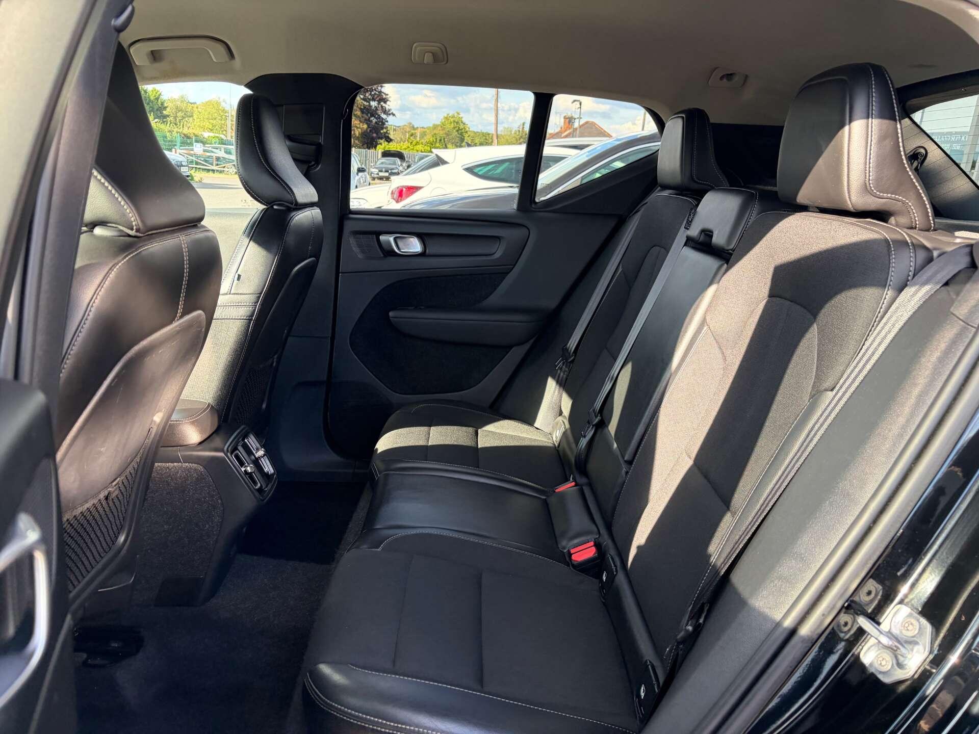 Volvo XC40 view 20