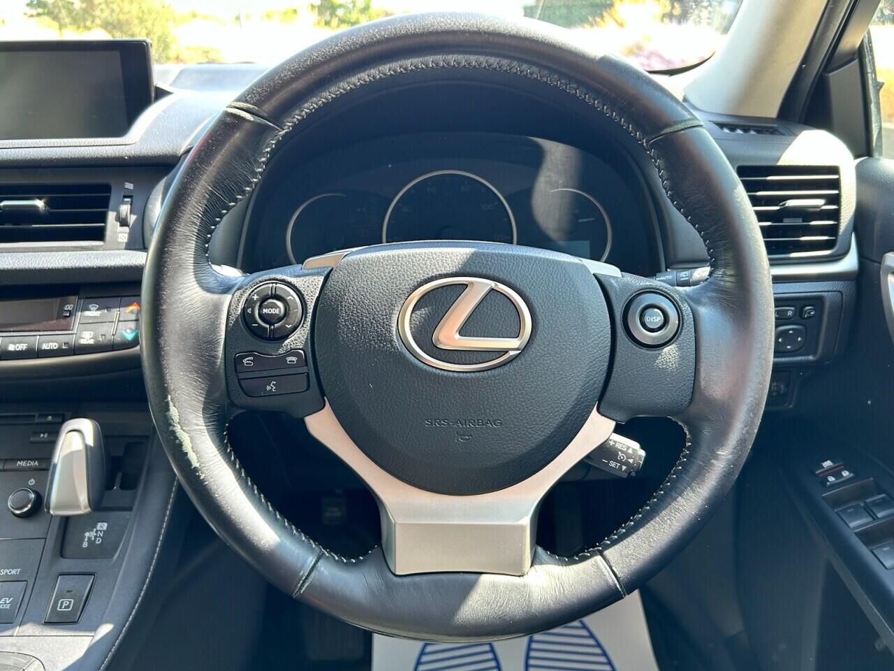 Lexus CT view 27