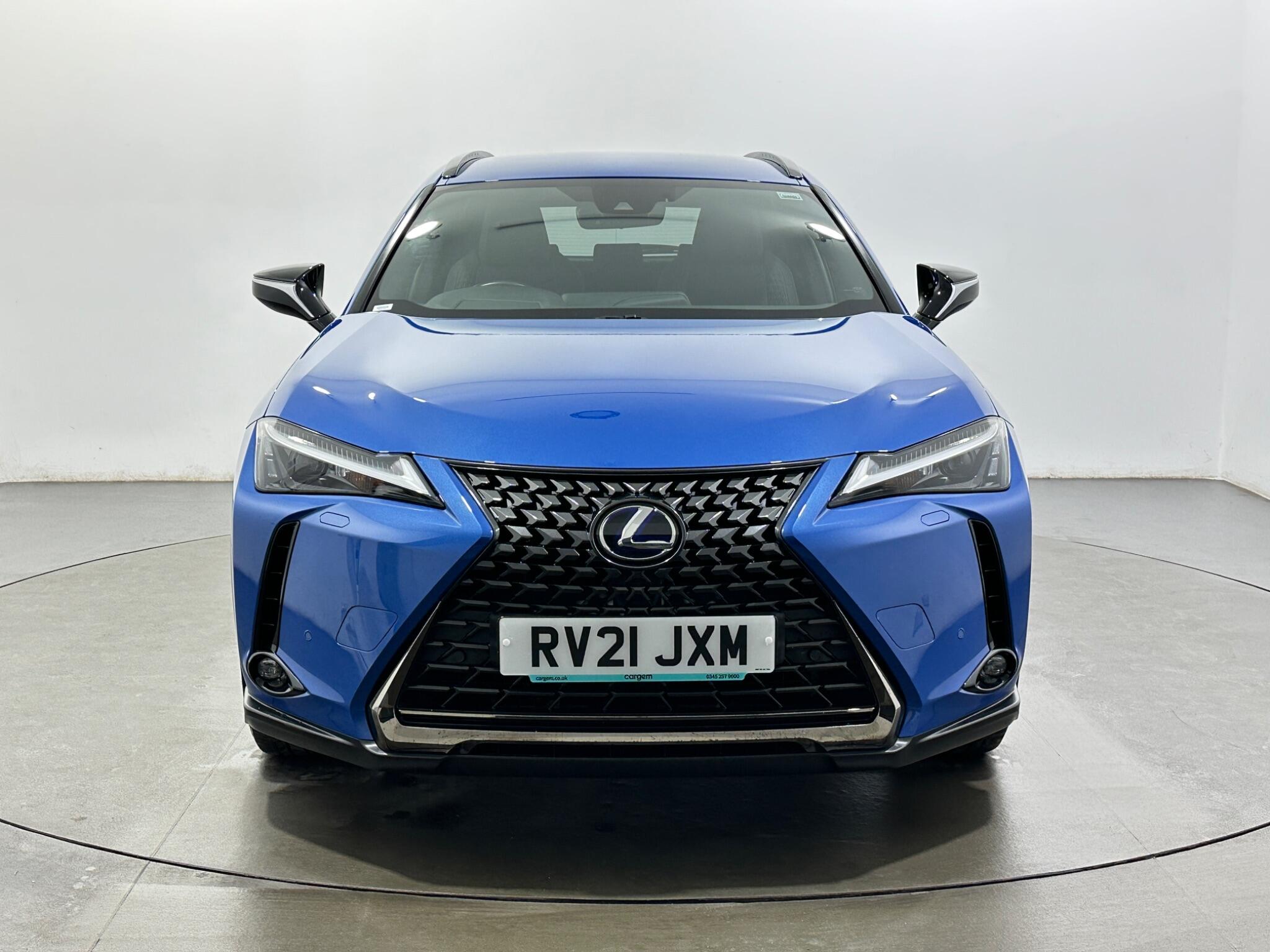 Lexus UX view 3