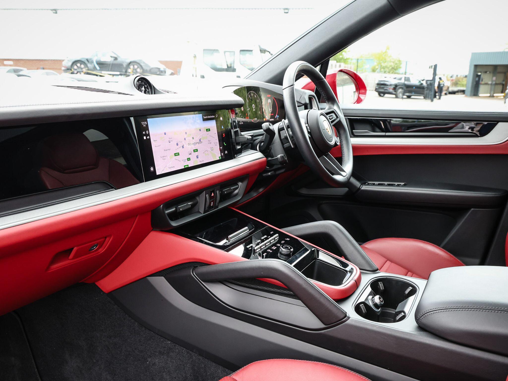 Porsche Cayenne view 35