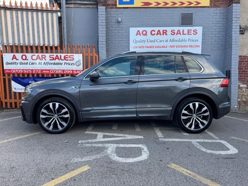 Volkswagen Tiguan view 4