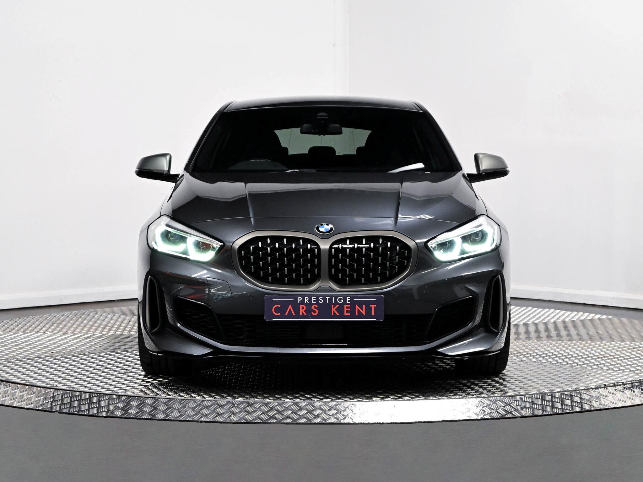 BMW 1 Series view 19