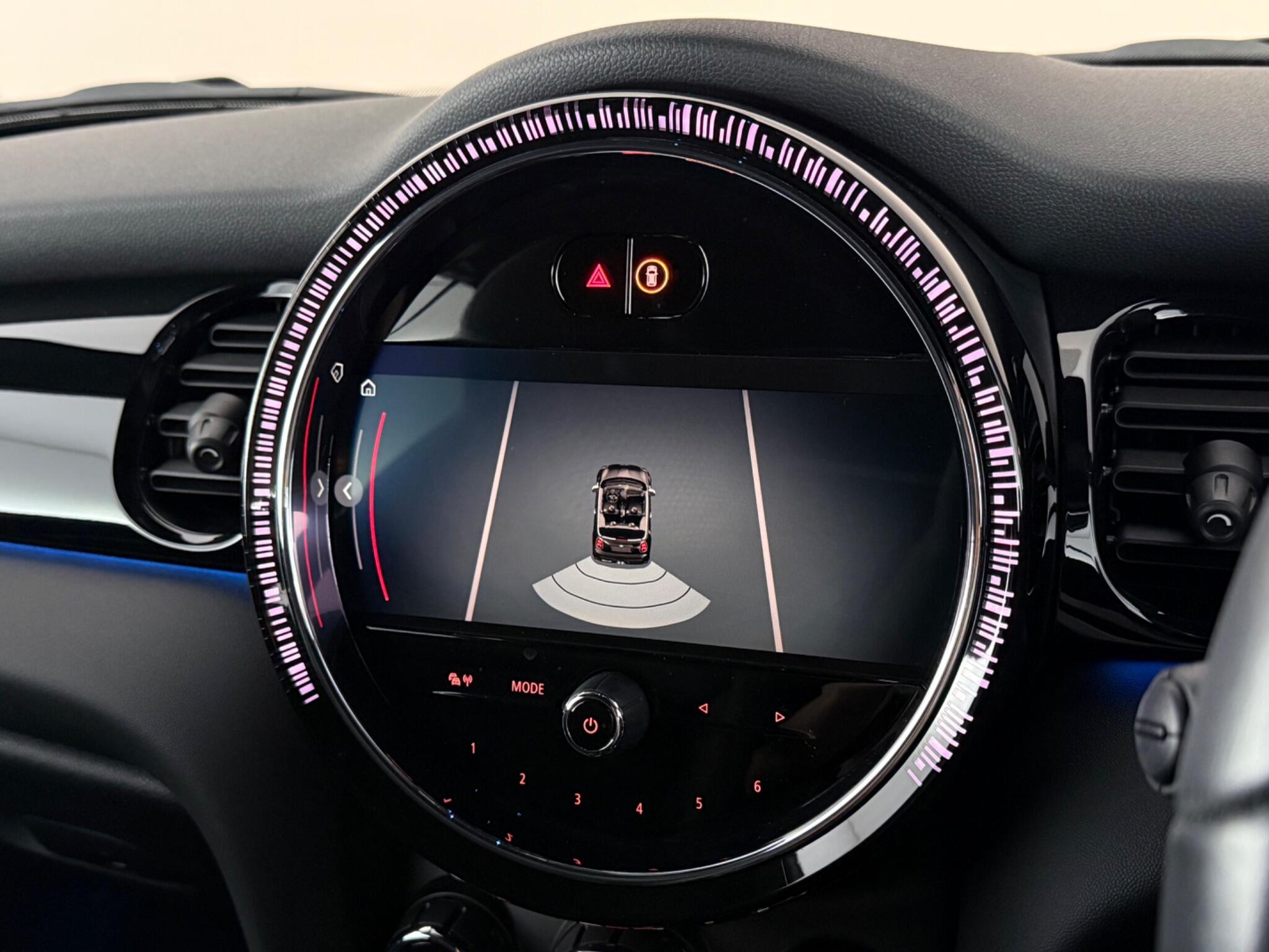 Mini Convertible view 22