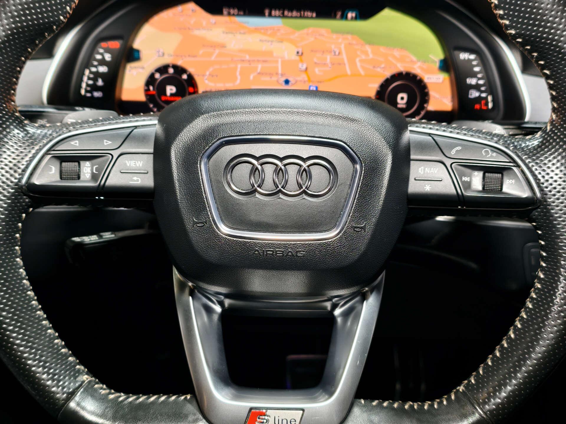 Audi Q7 view 30