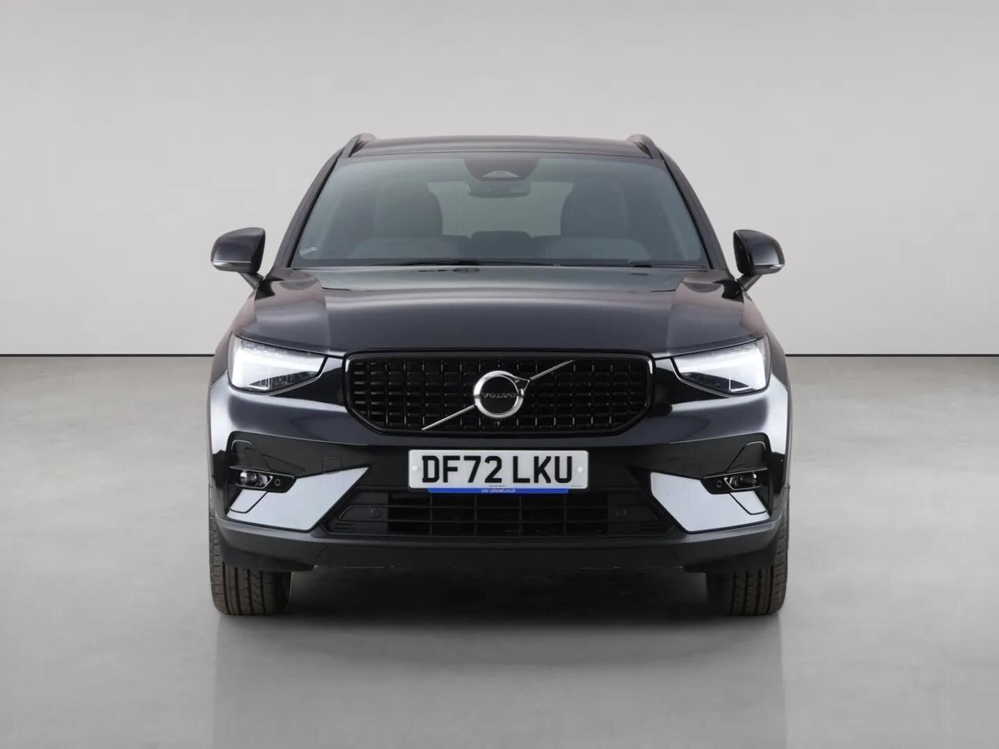 Volvo XC40 view 5