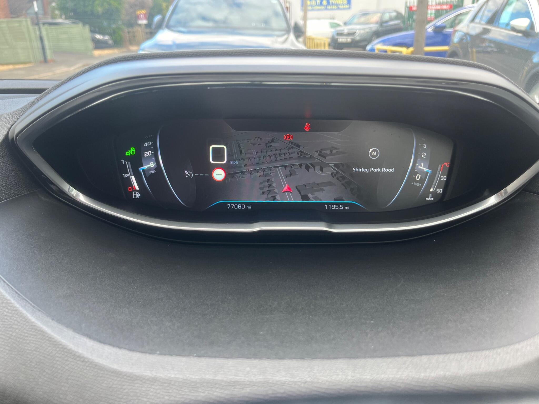 Peugeot 5008 view 12