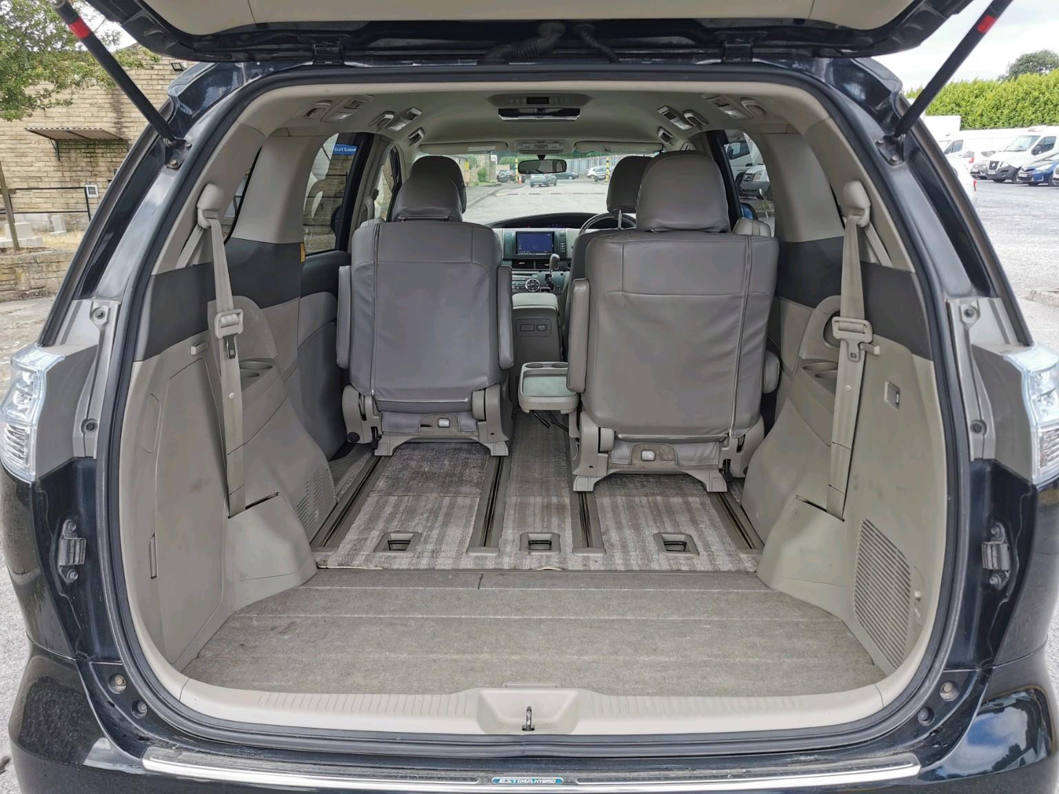 Toyota Estima view 10