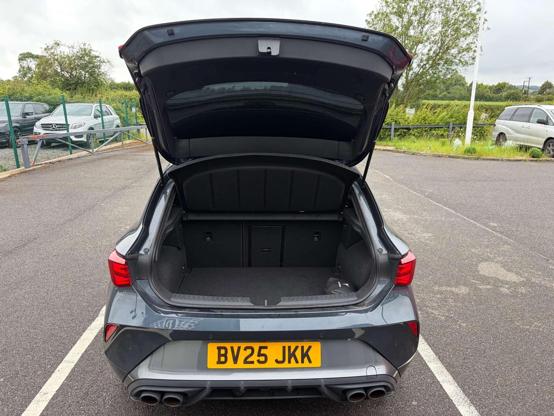 Cupra Leon view 24