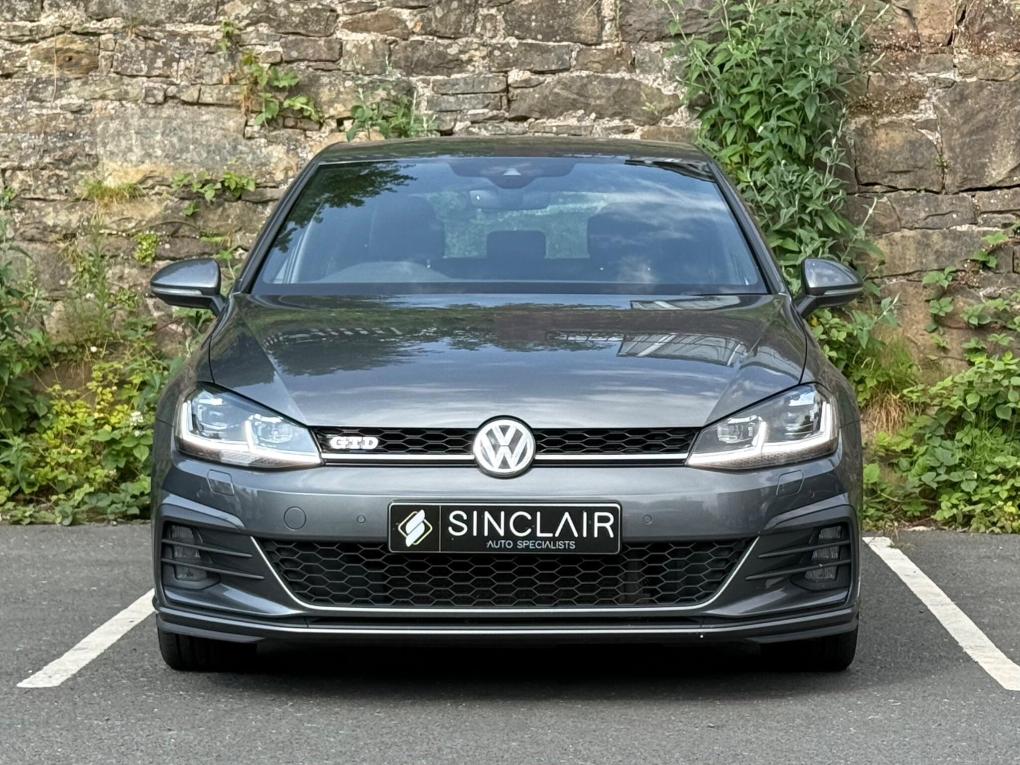 Volkswagen Golf view 2