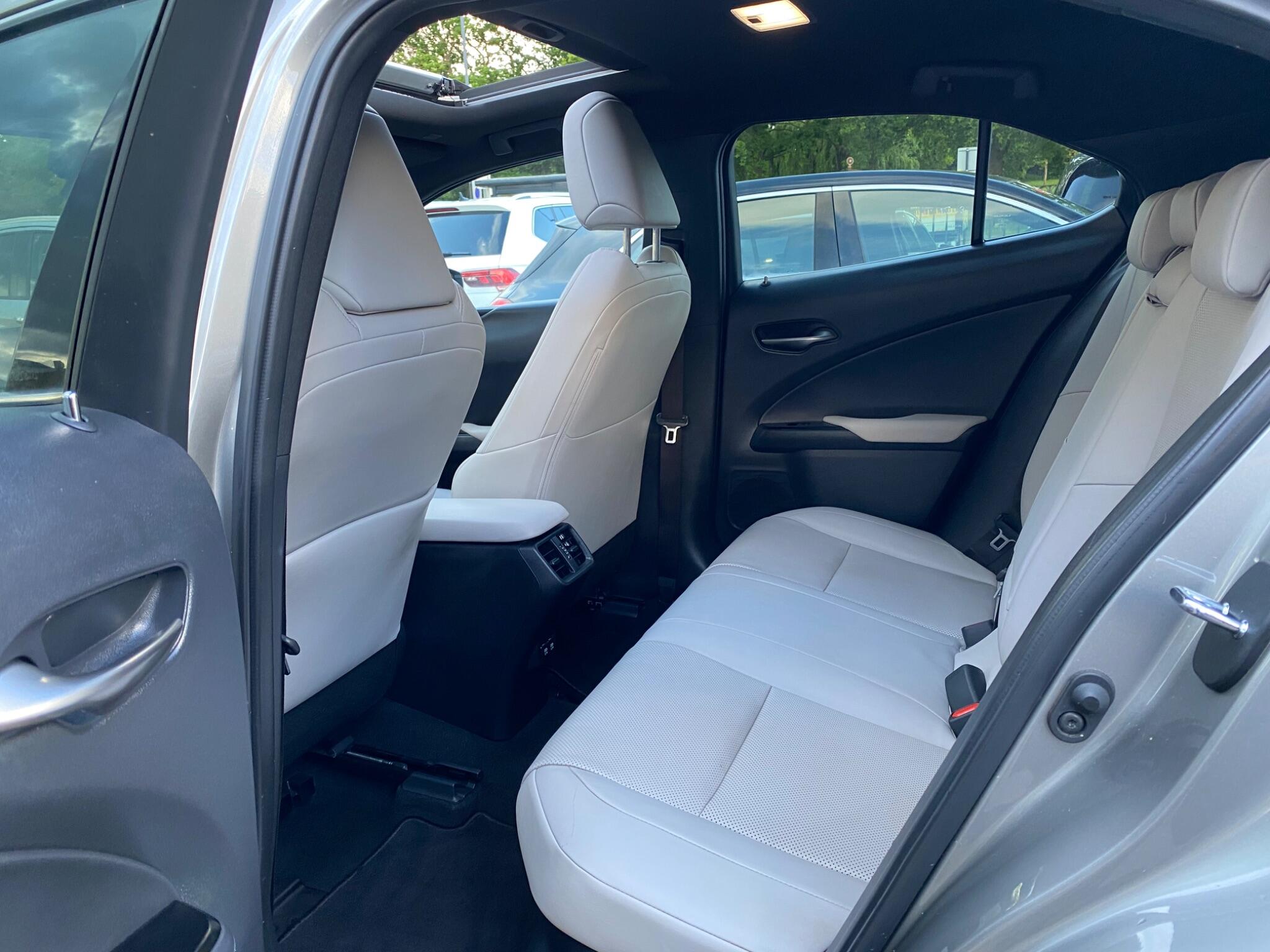 Lexus Ux view 36