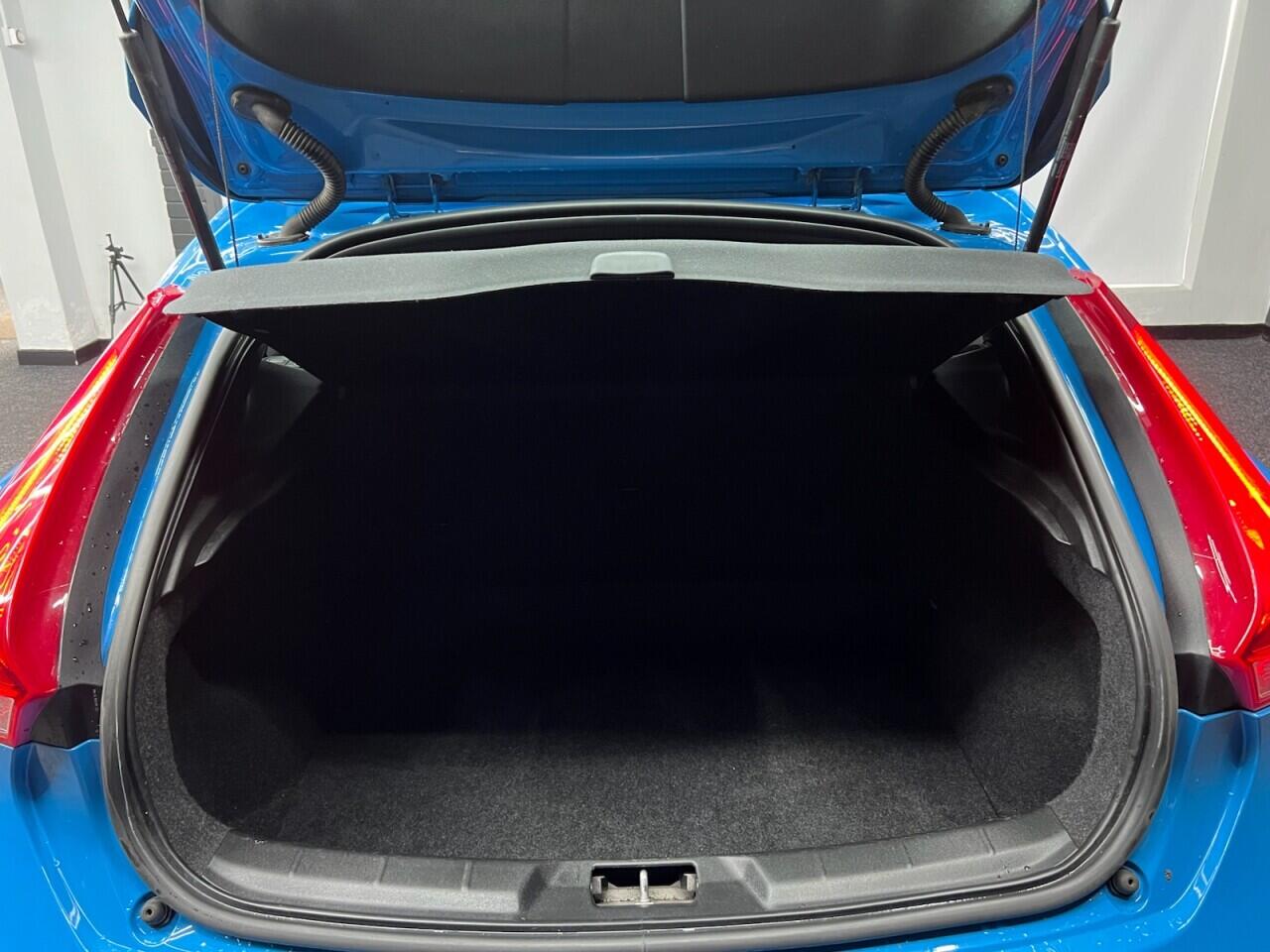 Volvo V40 view 46