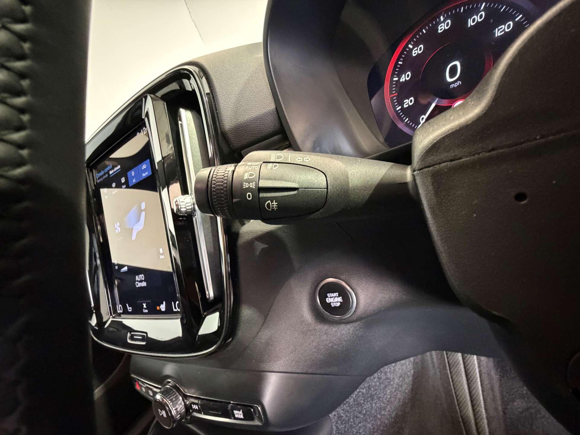 Volvo XC40 view 29