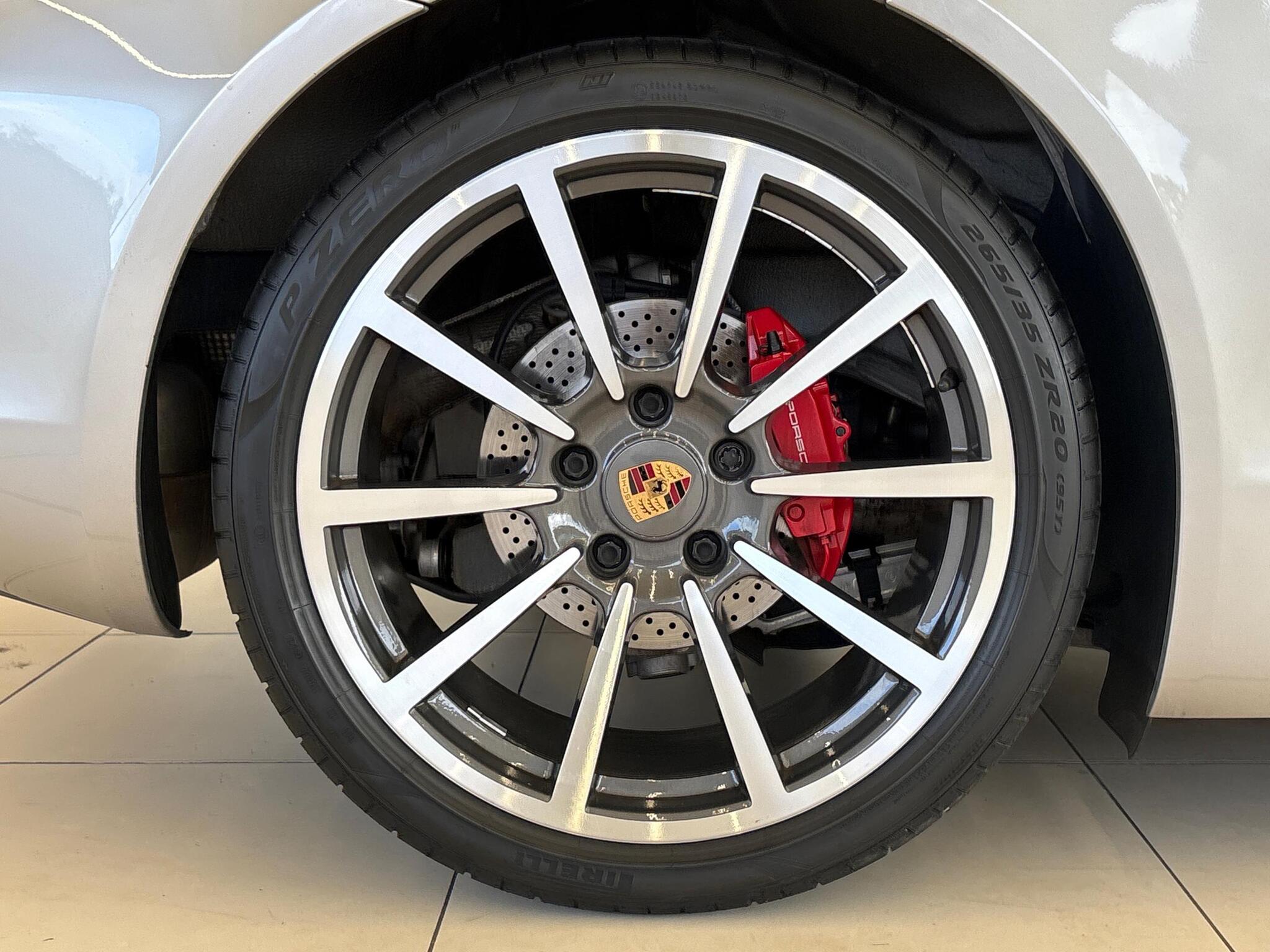 Porsche Boxster view 33