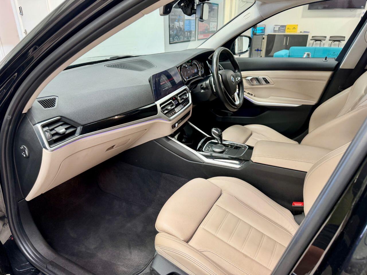 BMW 3 Series view 20