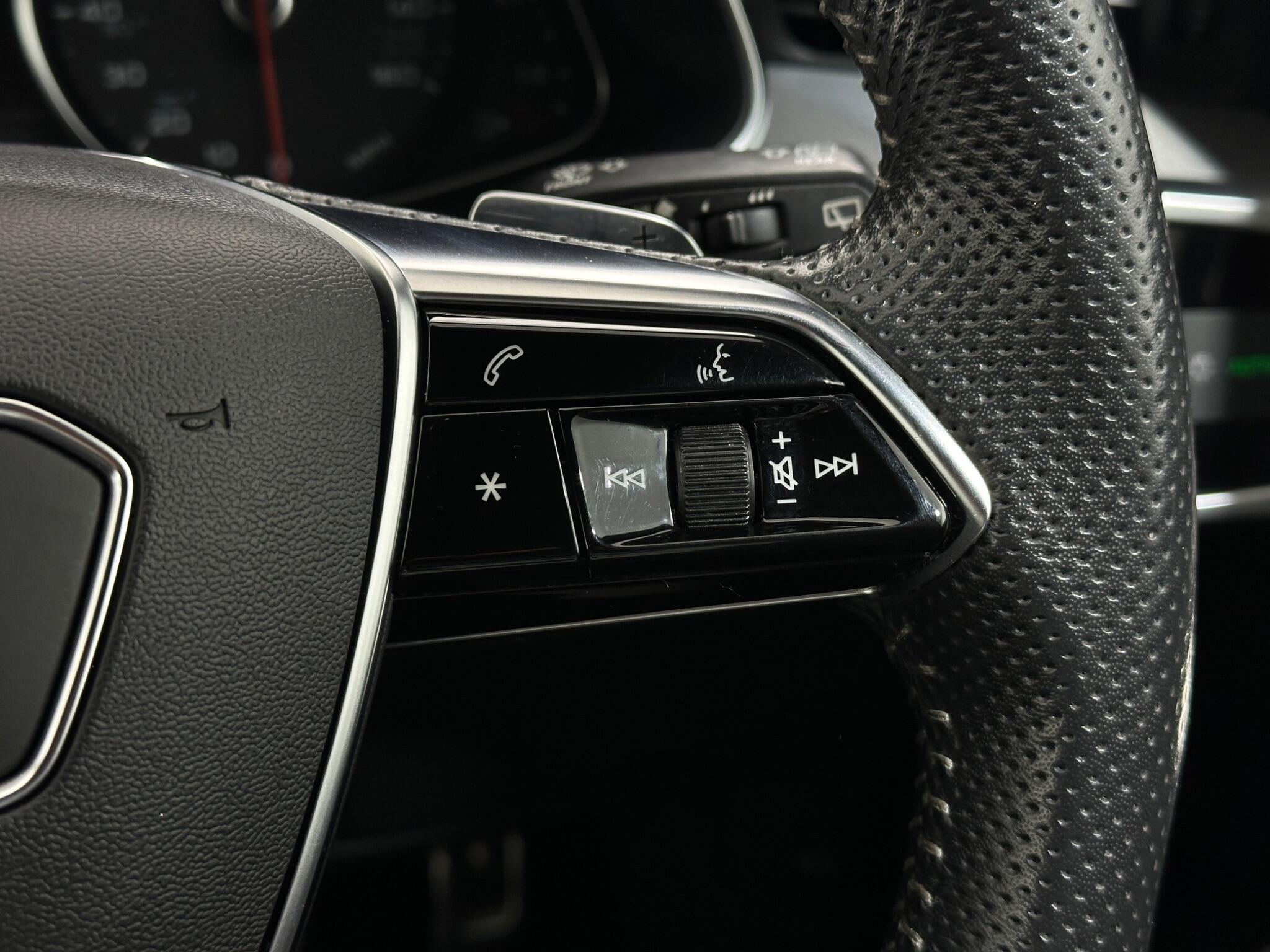 Audi A6 view 16