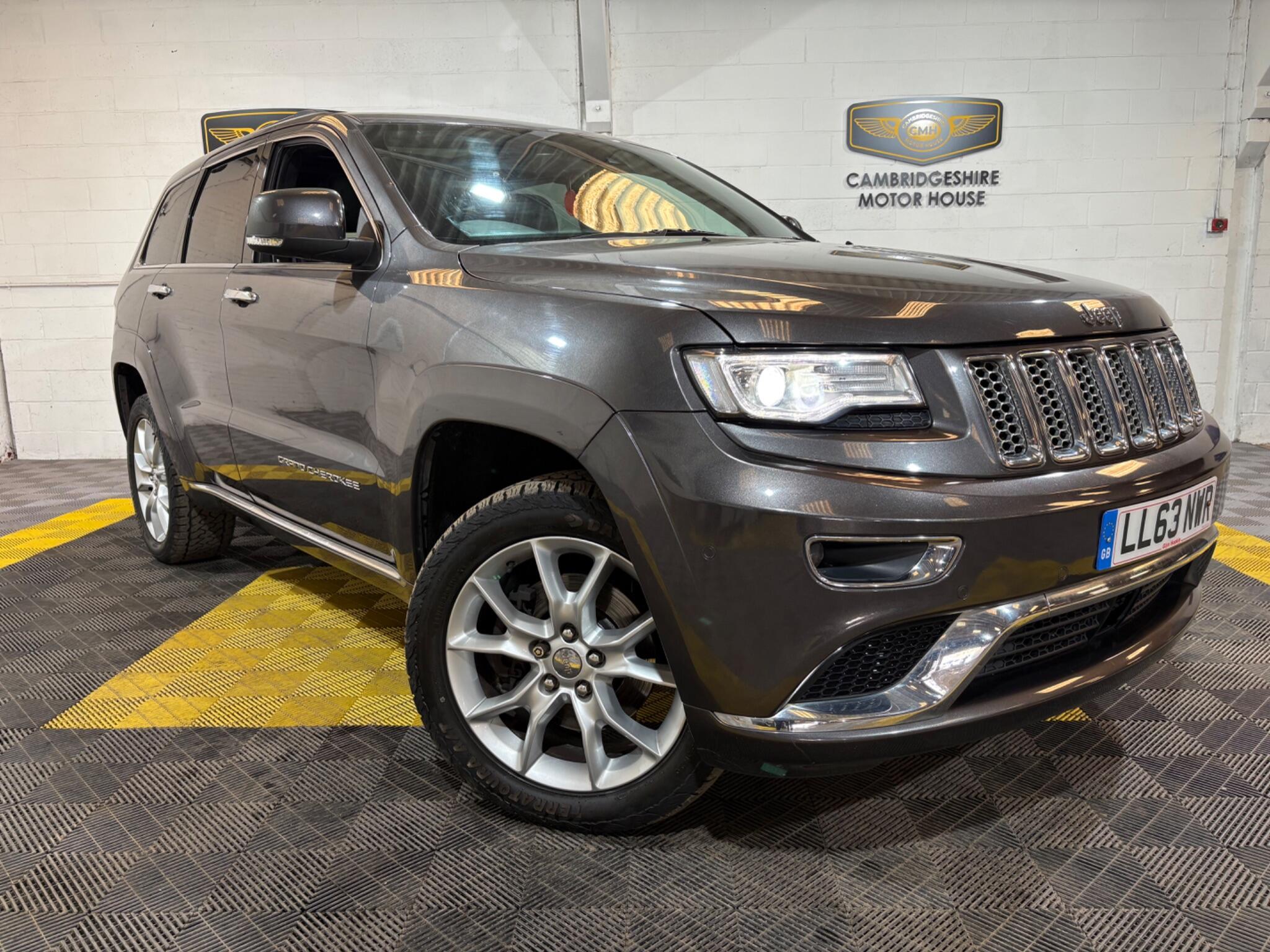 Jeep Grand Cherokee main image