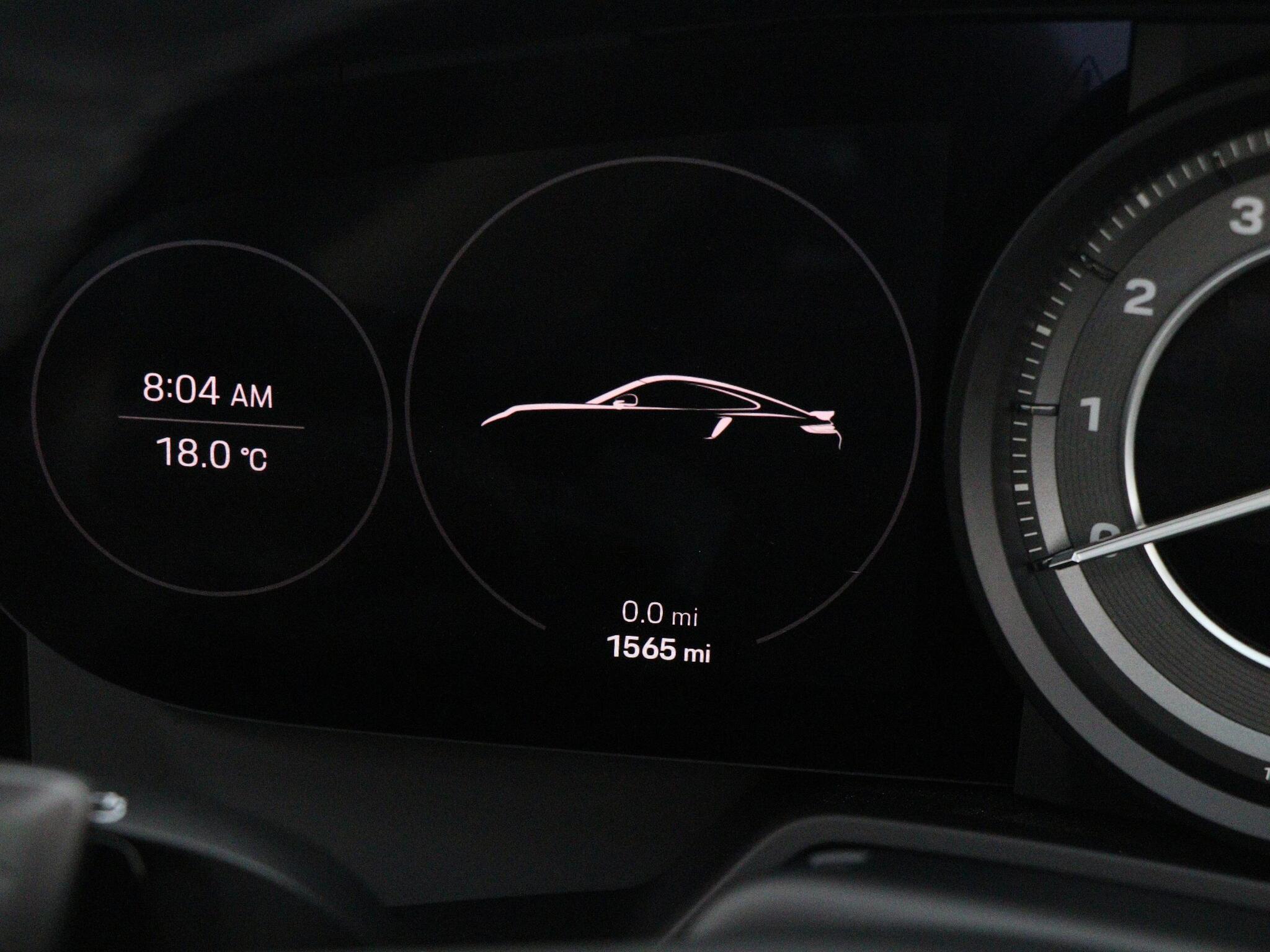 Porsche 911 view 39