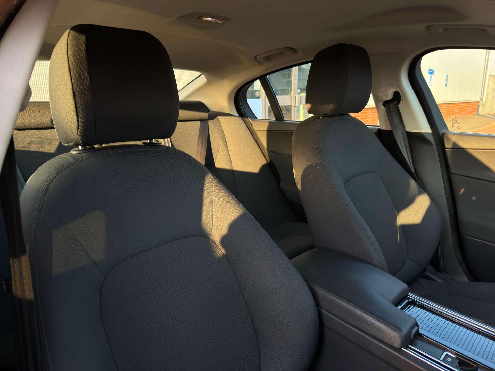 Jaguar Xe view 13