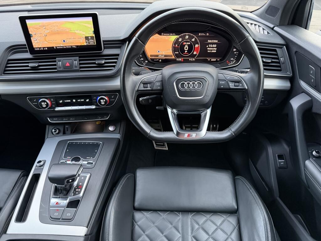 Audi SQ5 view 9