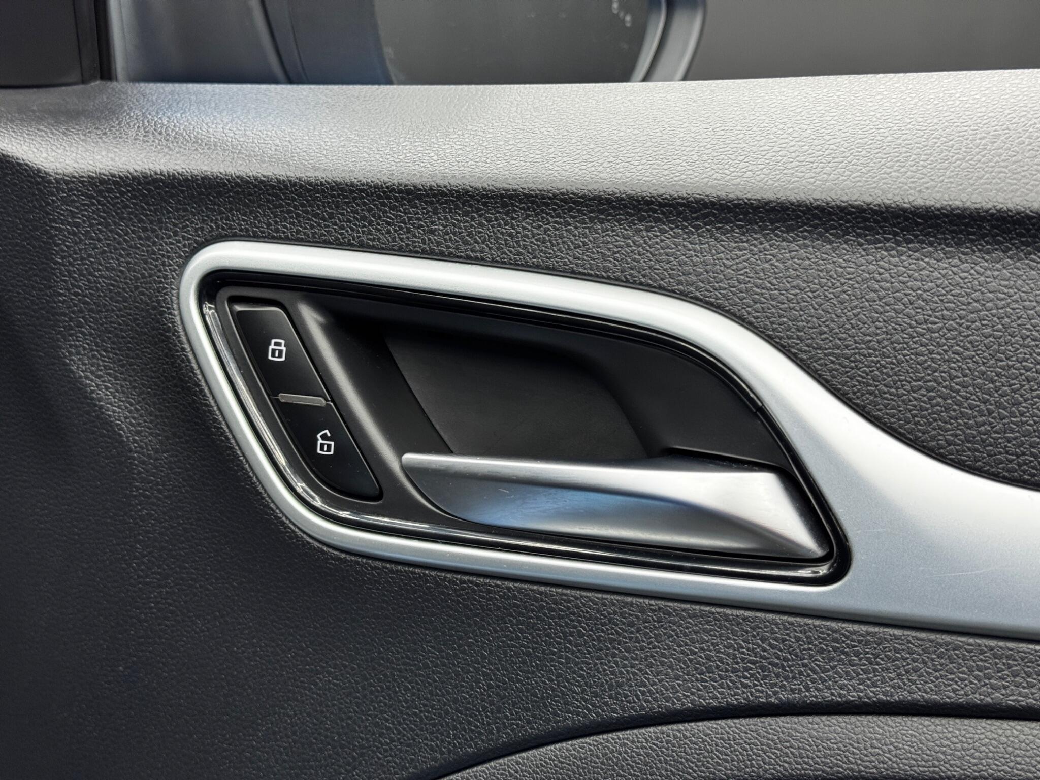 MG MG ZS view 37