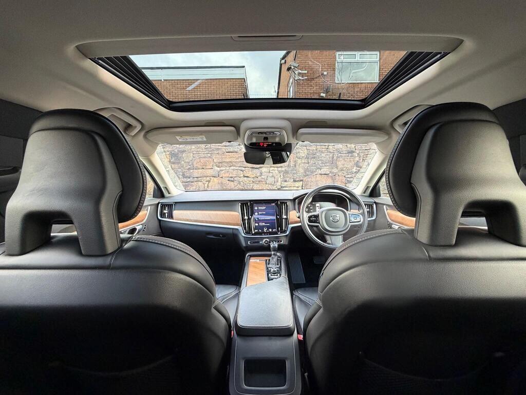 Volvo S90 view 11