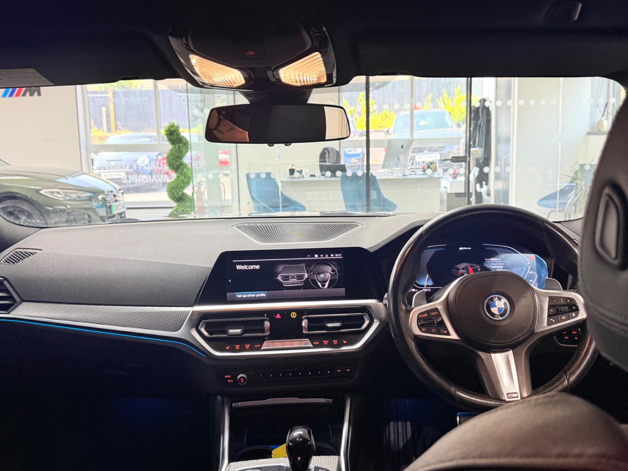 BMW 3 Series view 22
