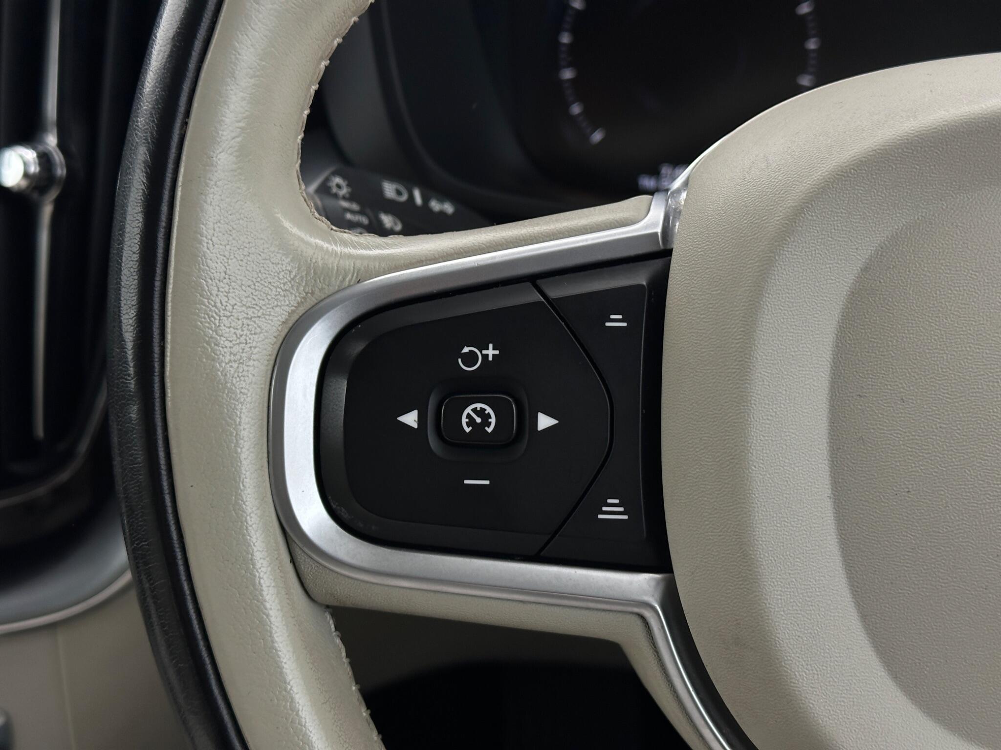 Volvo XC60 view 15