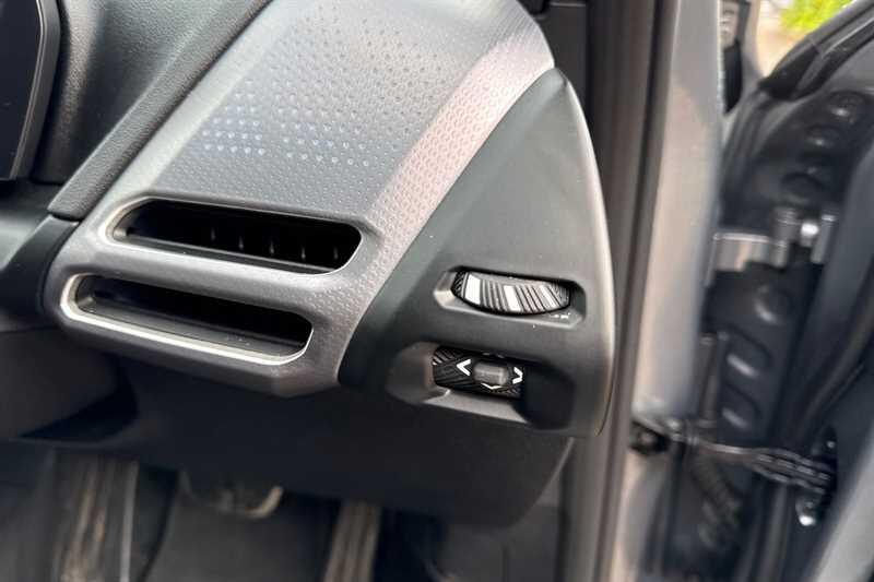 BMW 1 Series view 32